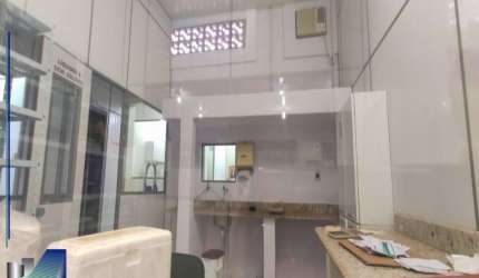 Casa comercial em Serrana para Locacao
