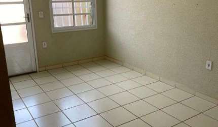 Casa residencial com 2 quartos para alugar, 46m2 - Jardim Cristo Redentor