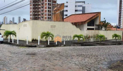 Casa com 3 dormitórios à venda, 211 m² por R$ 690.000,00 - Candelária - Natal/RN