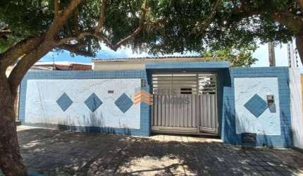 Uma Excelente Casa Para Venda No Bairro Neópolis, Com 150m² de área construída, Na Rua Araponga, Conj. Pirangi, Primeira Etapa, Composta Por Garagem a