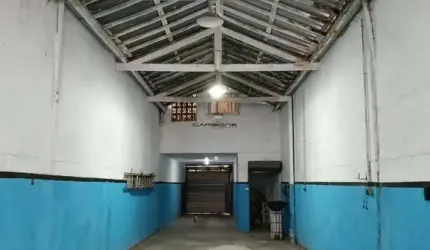 Prédio à venda na Avenida Alcântara Machado, Brás, São Paulo por R$ 750.000
