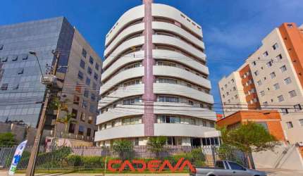 Cobertura com 3 quartos, 1 suíte e 2 vagas à venda no Centro Cívico
