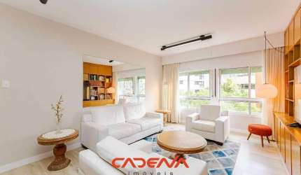 Apartamento com 4 quartos e 2 vagas à venda no Batel