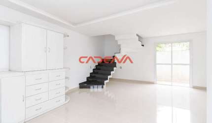 Sobrado Triplex com 3 quartos e 2 vagas para aluguel no Campo Comprido