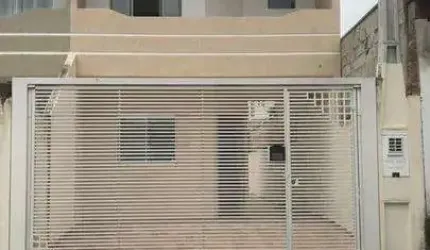 Casa para Locação em Taubaté, Residencial Estoril, 3 dormitórios, 1 suíte, 2 banheiros, 2 vagas