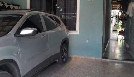 Casa para Venda em Taubaté, Parque Aeroporto, 2 dormitórios, 1 suíte, 2 banheiros, 2 vagas