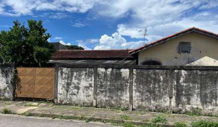 Casa para Venda em Taubaté, Jardim Jaraguá, 3 dormitórios, 2 banheiros, 6 vagas