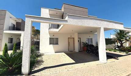 Casa para Venda em Taubaté, Vila Areao, 3 dormitórios, 1 suíte, 3 banheiros, 2 vagas