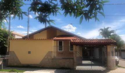Casa para Venda em Taubaté, Parque Paduan, 4 dormitórios, 2 suítes, 4 banheiros, 6 vagas