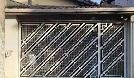 Casa para Venda em Taubaté, Jardim Gurilândia, 3 dormitórios, 1 suíte, 2 banheiros, 2 vagas