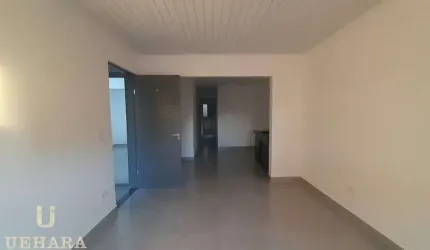 Linda casa de 40 m² na Av Casa Verde!