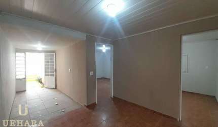 Casa térrea na R Waldemar Martins de 2 dormitórios para locação!!