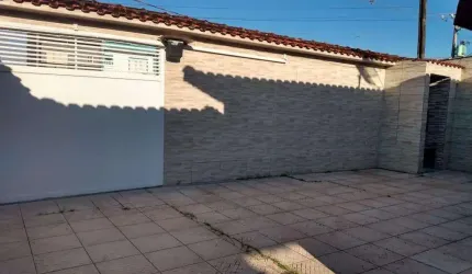 Casa 3 dormitórios para Venda em Mongaguá / SP no bairro Itaóca