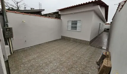 Casa 2 dormitórios para Venda em Mongaguá / SP no bairro Plataforma