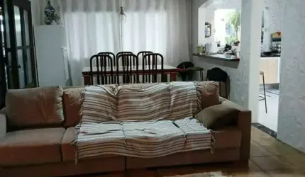 Casa com 3 dormitórios no Jardim Mosteiro em Itanhaém / SP