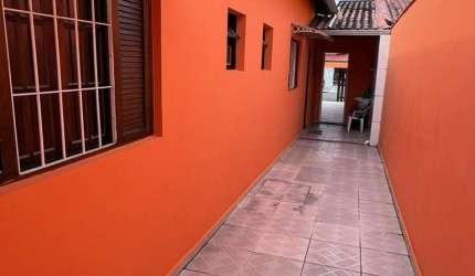 Casa com 2 dormitórios, sendo 1 suíte no Grandesp em Itanhaém / SP