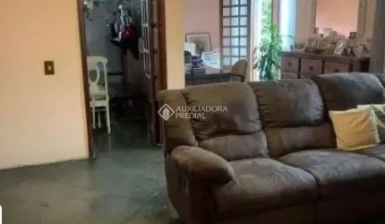 Casa com 3 quartos à venda na Rua Airton Gomes de Miranda, 520, Nova Petrópolis, São Bernardo do Campo, 243 m2 por R$ 950.000