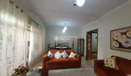 Casa com 3 quartos à venda na Presidente Nereu Ramos, 583, Parque São Vicente, Mauá, 148 m2 por R$ 650.000