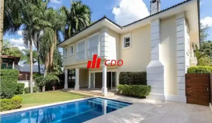 Zona Sul condomínio de sobrados de alto padrão, com 4 suítes,4 salas,5 vagas, útil de 627m²