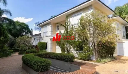 Imponente Residência de Luxo em Condomínio no Jardim Petrópolis, São Paulo-SP: 4 Quartos, 4 Suítes, 4 Salas, 7 Banheiros, 5 Vagas, 627m².