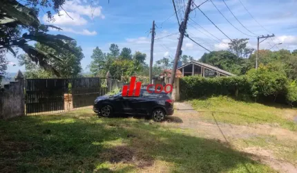 Itapecerica da Serra chácara a venda com terreno de 20,000,00 m²,1 casa com 2 dormitórios,2 salas,2 banheiros, casa de madeira, com 120 m²