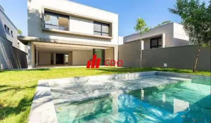 Condomínio Hipica Max Garden excelente residência de alto padrão,com 4 suítes sendo 1 Master, sala para 4 ambientes,6 vagas, útil de 846m²