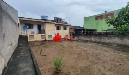 Jardim Irene casa a venda com 2 dormitórios 2 salas, cozinha,1 banheiro, área construída de 133 m² terreno de  12.5 x 20 =250m² com 10 vagas