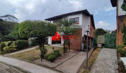 Casa de Luxo em Condomínio à venda ou locação em São Paulo-SP, Horto do Ipê: 4 quartos, 2 suítes, 5 banheiros,piscina,churrasqueira,ja 4 vagas, 350m².