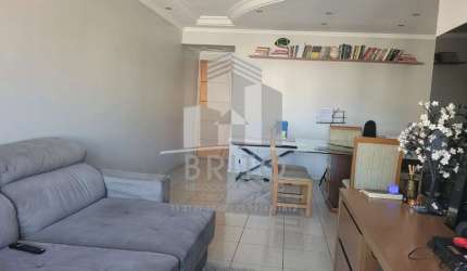 Apartamento, 03 dormitórios sendo 01 suíte. Varanda, 02 vagas, prédio com gerador, amplo lazer e a 100 metros do Metrô Parada Inglesa