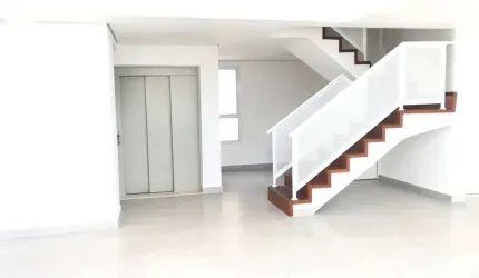 Maravilhosa Cobertura Duplex com 300m² no Alto de Santana com 04 suítes, 05 vagas, hall com pé direito duplo, varanda gourmet, lareira, jacuzzi na áre