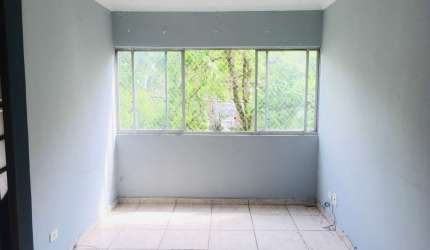 Ótimo apartamento com 03 dormitórios, 01 vaga fixa,  sala para 02 ambientes, 02 banheiros, área de serviço, bom espaço de cozinha, janelas grandes