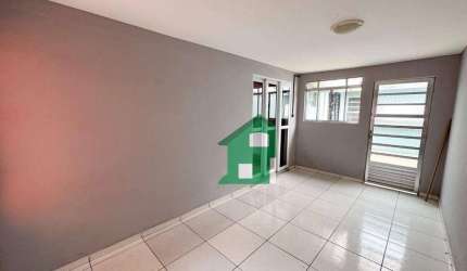 Casa para alugar com 2 quartos por R$ 2.050,00 - 31 de Março - São José dos Campos/SP