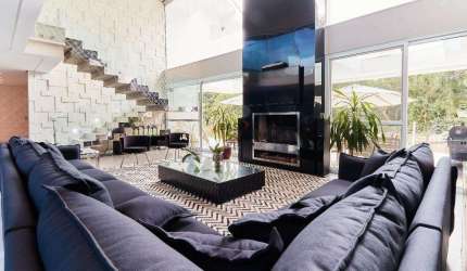 4 dormitorios, com terreno amplo no condominio Jusville