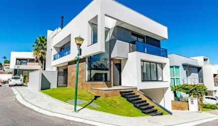 Casa com 3 suites, 6 vagas