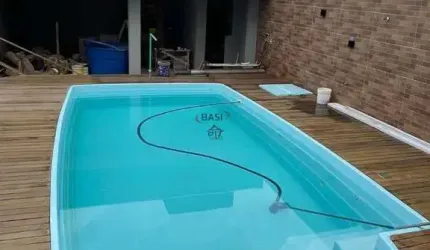 Casa de alto padrao com 4 dormitorios e amplo quintal no Alto Taruma, Pinhais