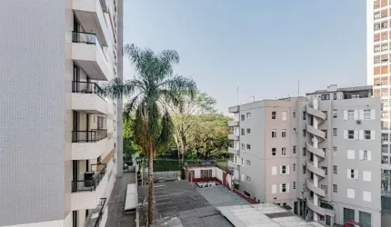 CONJUNTO COMERCIAL NO CENTRO