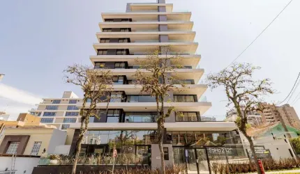 Excelente apartamento no Champagnat, do lado da praca da Espanha