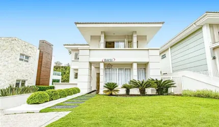 Casa com piscina no condomInio Le Parc, 4 suItes, 4 vagas