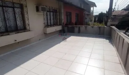 Sobrado em Condominio Fechado a Venda no Portao
