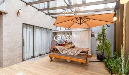 Casa Geminada a venda no Agua Verde, Curitiba - 3 dormitorios, suite, armarios, cozinha gourmet e area de lazer