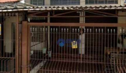 Sobrado com 4 dormitórios à venda, 218 m² - Vila Gustavo