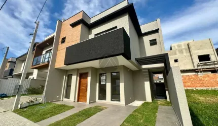 Sobrado em Condomínio a venda no Costeira.