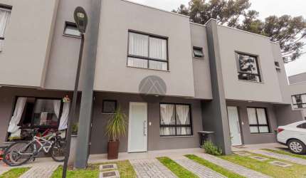 Sobrado Duplex novo e mobiliado em condomínio fechado no Santa Candida.