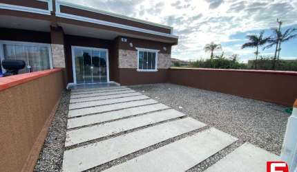 Casa com 3 quartos à venda na Rua 450, 820, Volta ao mundo, Itapoá por R$ 390.000