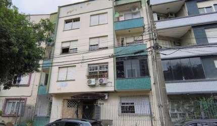 Apartamento 03 dormitórios no Bairro Santana em Porto Alegre.