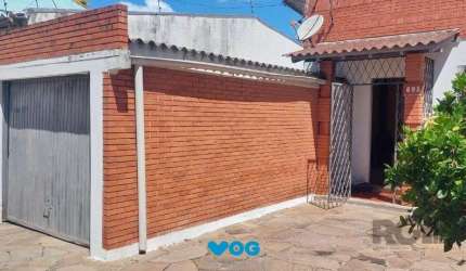 CASA COM EXTENSO PÁTIO NO CAMAQUÃ