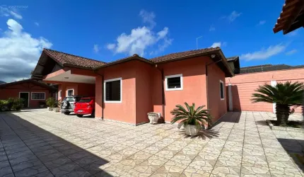 CASA TERREA NO MAITINGA COM CASA DE HOSPEDES.