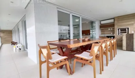 Apartamento pé na areia à venda na Riviera de São Lourenço no módulo 7