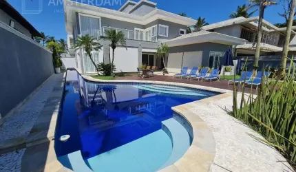 Casa à 100 metros da praia à venda na Riviera de São Lourenço no módulo 5