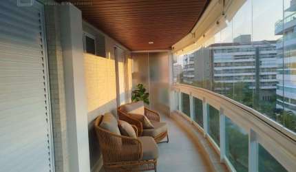Imperdível oportunidade de adquirir um apartamento de luxo na Riviera de São Lourenço, Bertioga-SP. 4 quartos, 3 suítes, 2 salas, 4 banheiros, 2 vagas de garagem, 122m² de pura sofisticação!
